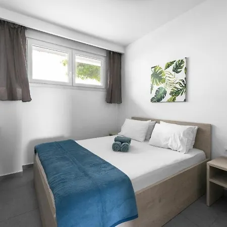 Blue Horizon 5 Apartment *