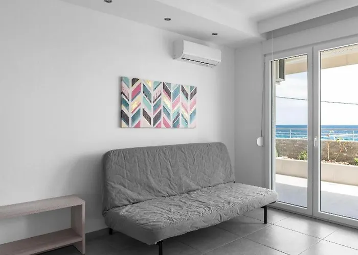Blue Horizon 5 Apartment